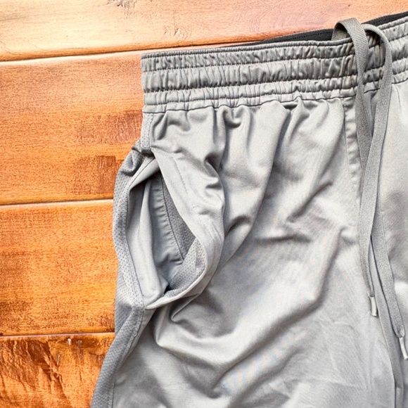 Boys' Athletic Shorts Under Amour/Adidas M/L Black/Gray - Picture 4 of 9